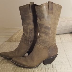BCBG square-toe Cowgirl boots